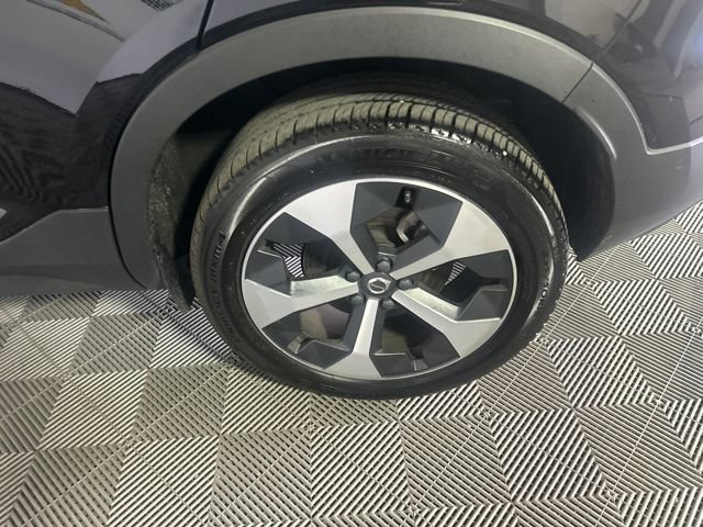 Used 2025 Volvo XC40 B5 Plus AWD/4WD image 44
