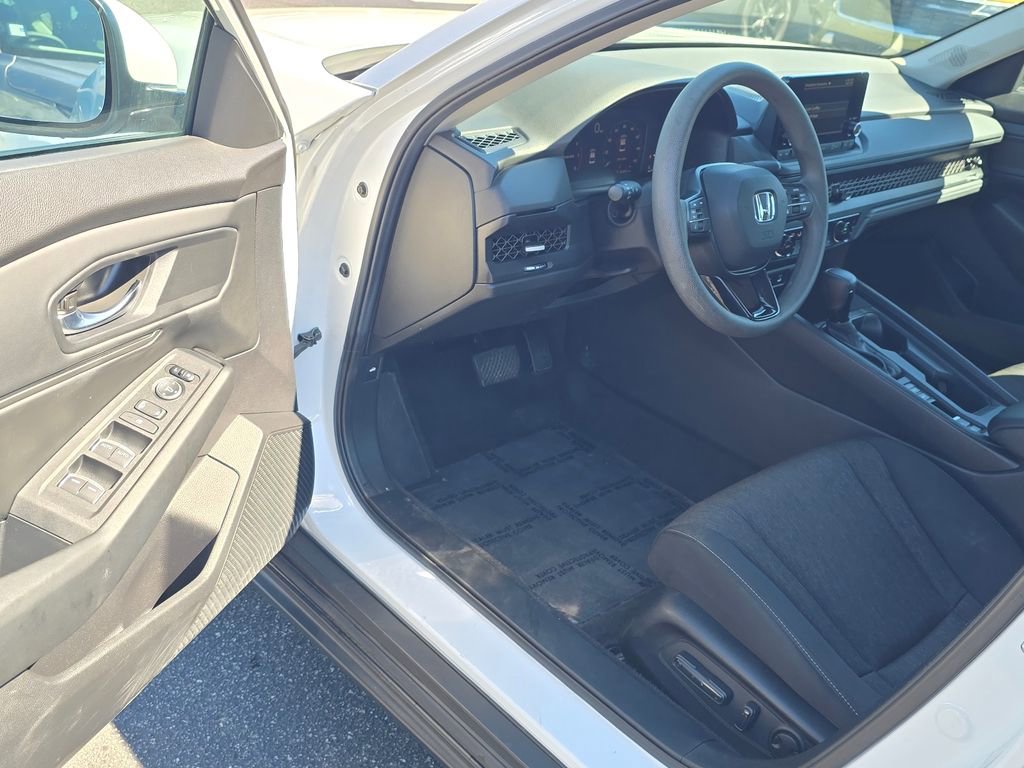 Used 2023 Honda Accord EX image 9