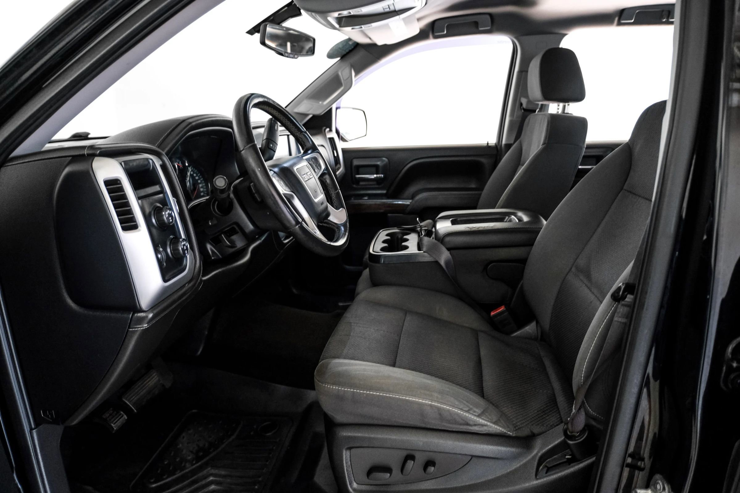 Used 2017 GMC Sierra 1500 SLE w/ SLE Value Package image 3