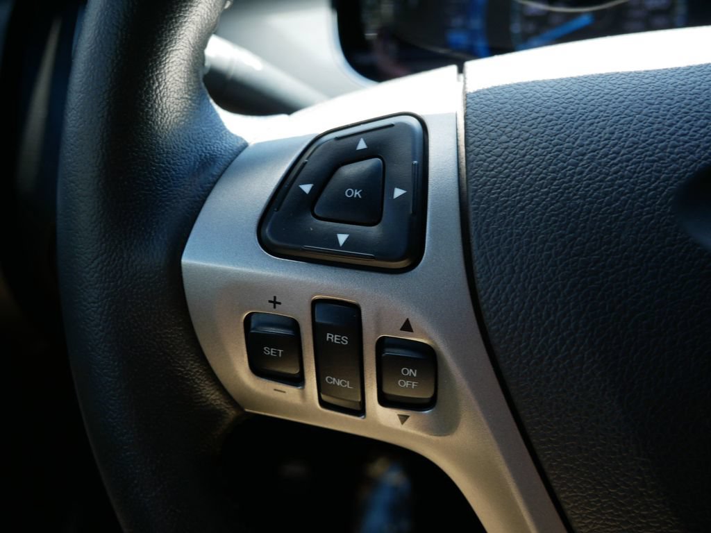 Used 2016 Ford Taurus SEL w/ Equipment Group 201A FWD image 17