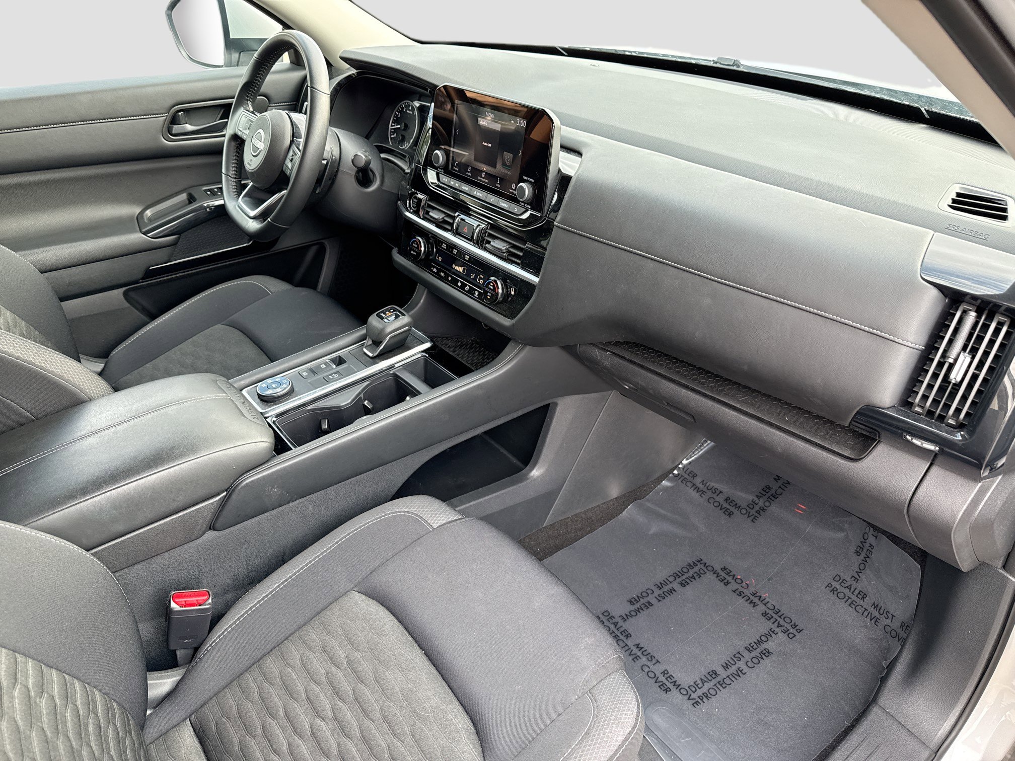 Used 2023 Nissan Pathfinder SV image 13