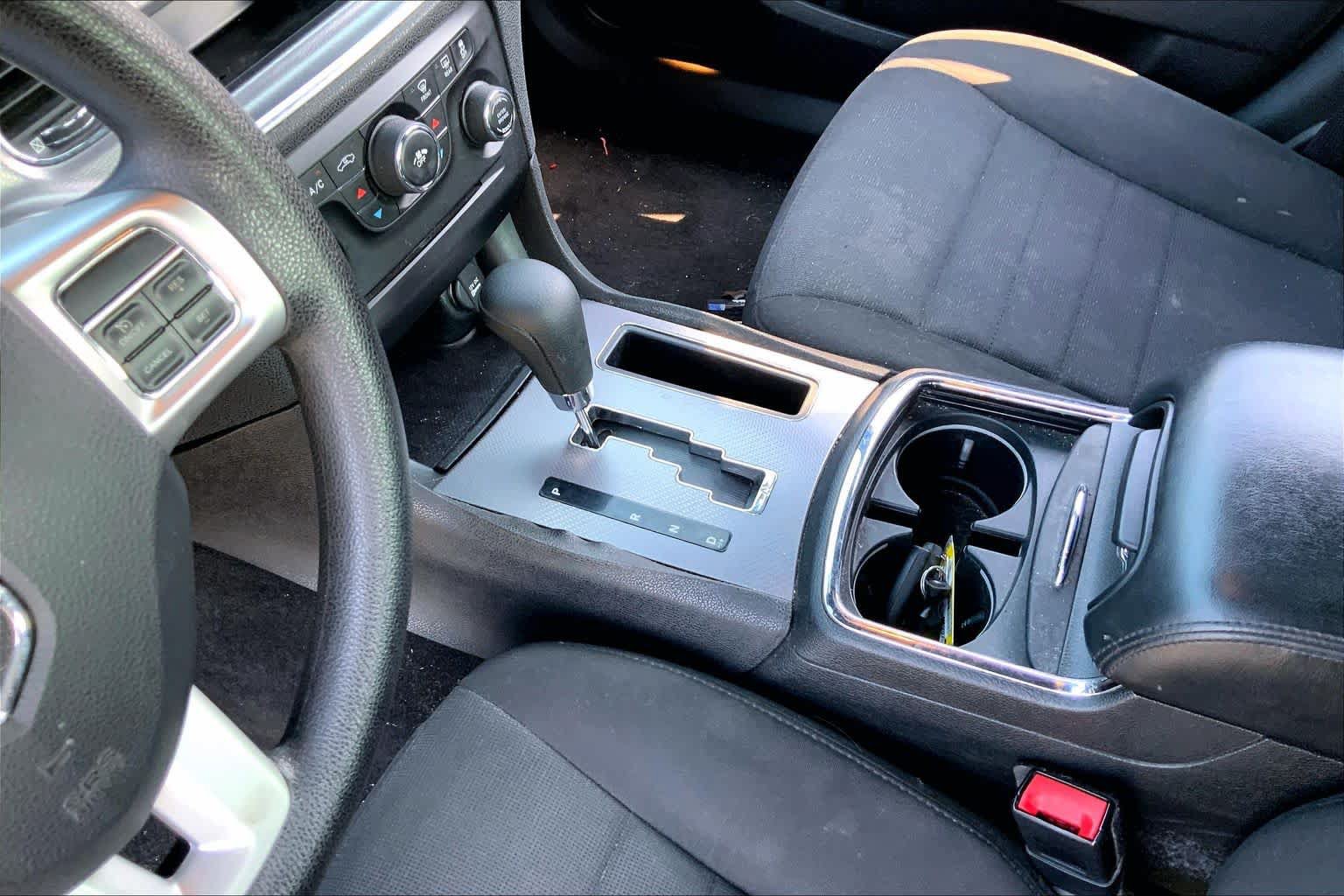 Used 2014 Dodge Charger SE RWD image 17