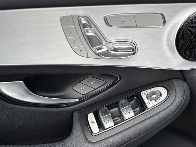 Used 2019 Mercedes-Benz GLC 300 4MATIC image 11