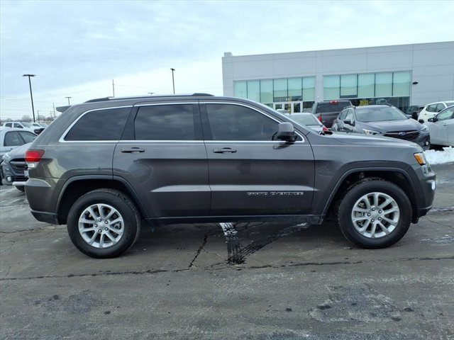 Used 2021 Jeep Grand Cherokee Laredo image 29