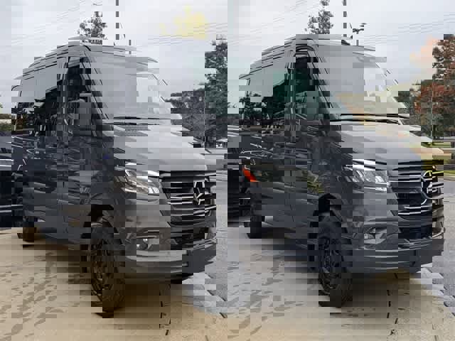 Used 2021 Mercedes-Benz Sprinter 2500 image 2