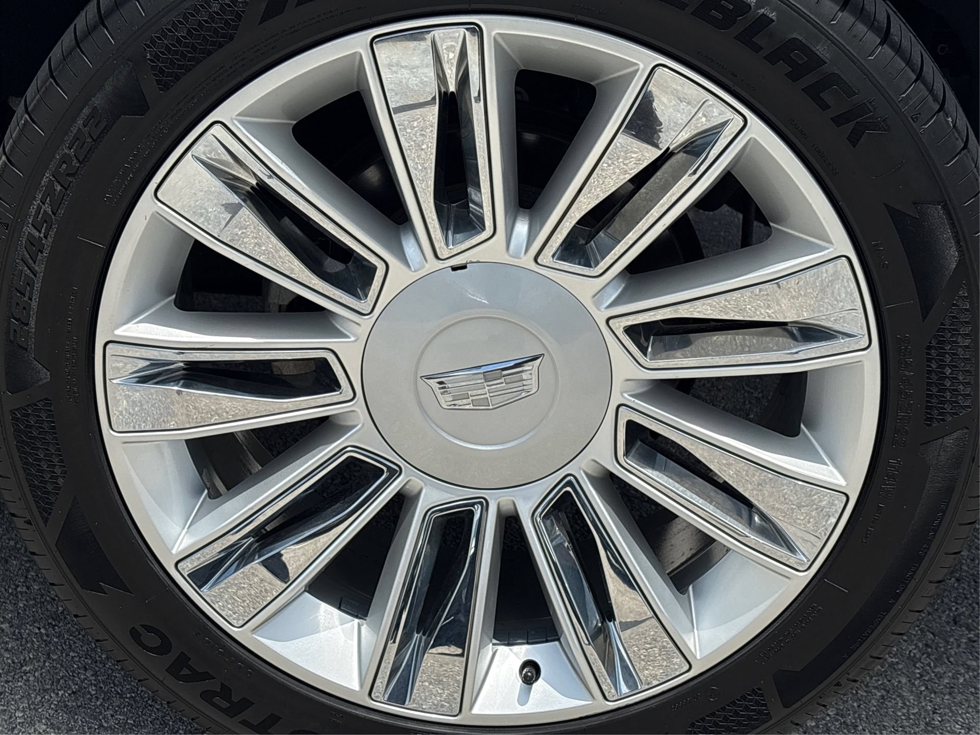 Used 2020 Cadillac Escalade Platinum RWD image 15