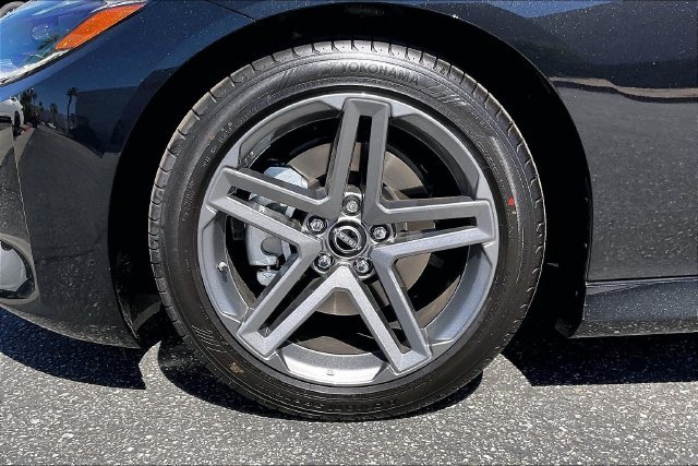 New 2026 Nissan Z Sport w/ Floor Mat Package RWD image 9