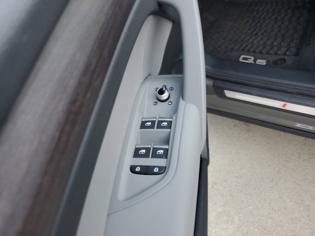 Used 2025 Audi Q5 2.0T Premium Plus image 10