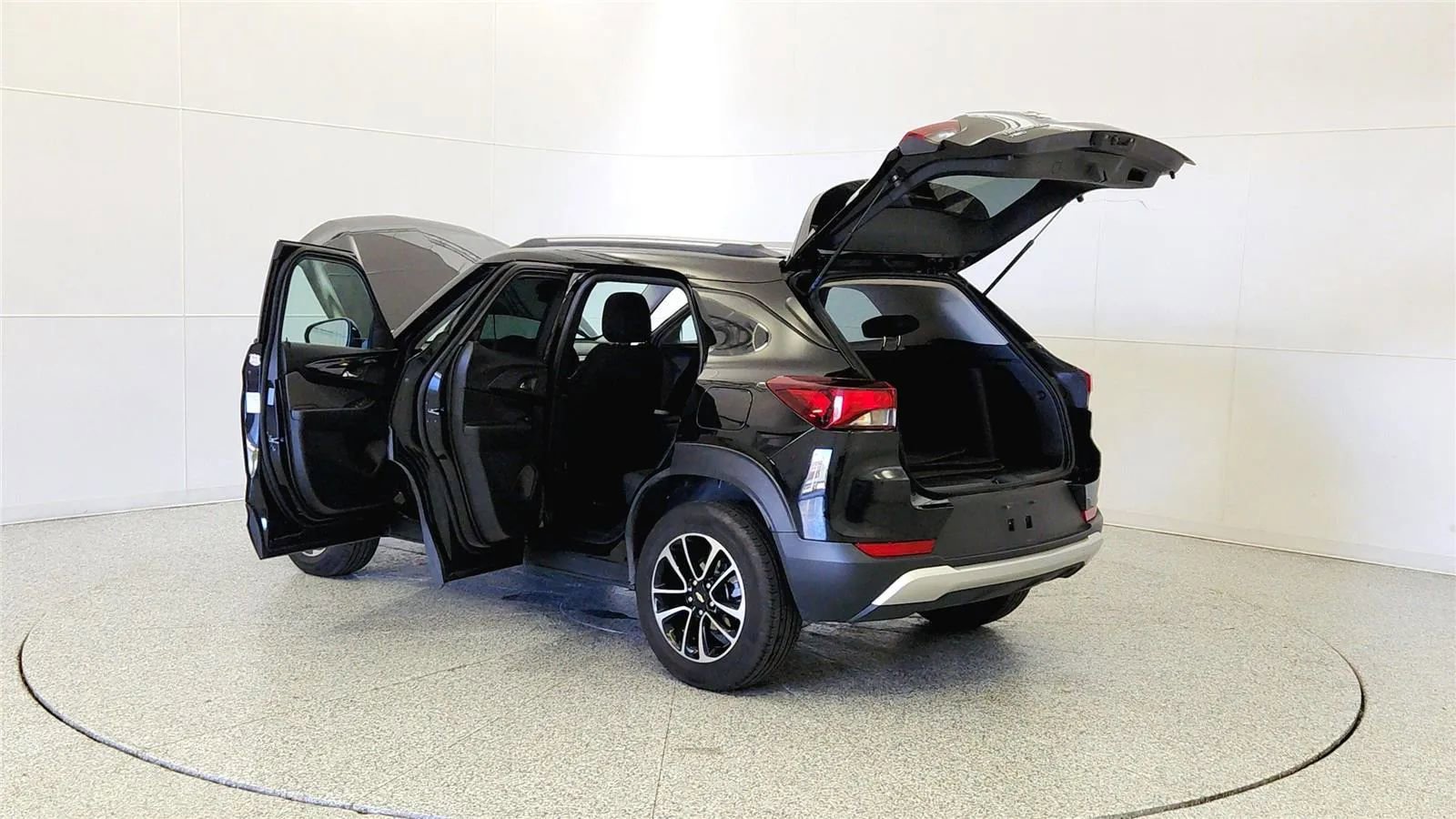 Used 2025 Chevrolet TrailBlazer LT image 11