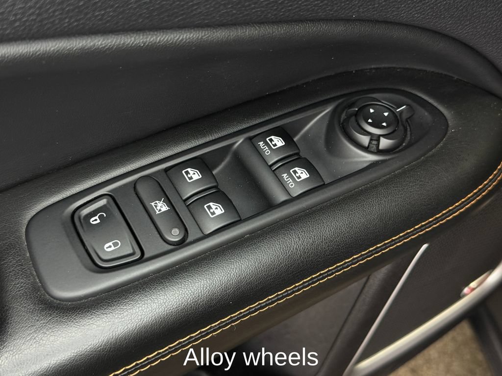 Used 2017 Jeep Compass Limited AWD/4WD image 11