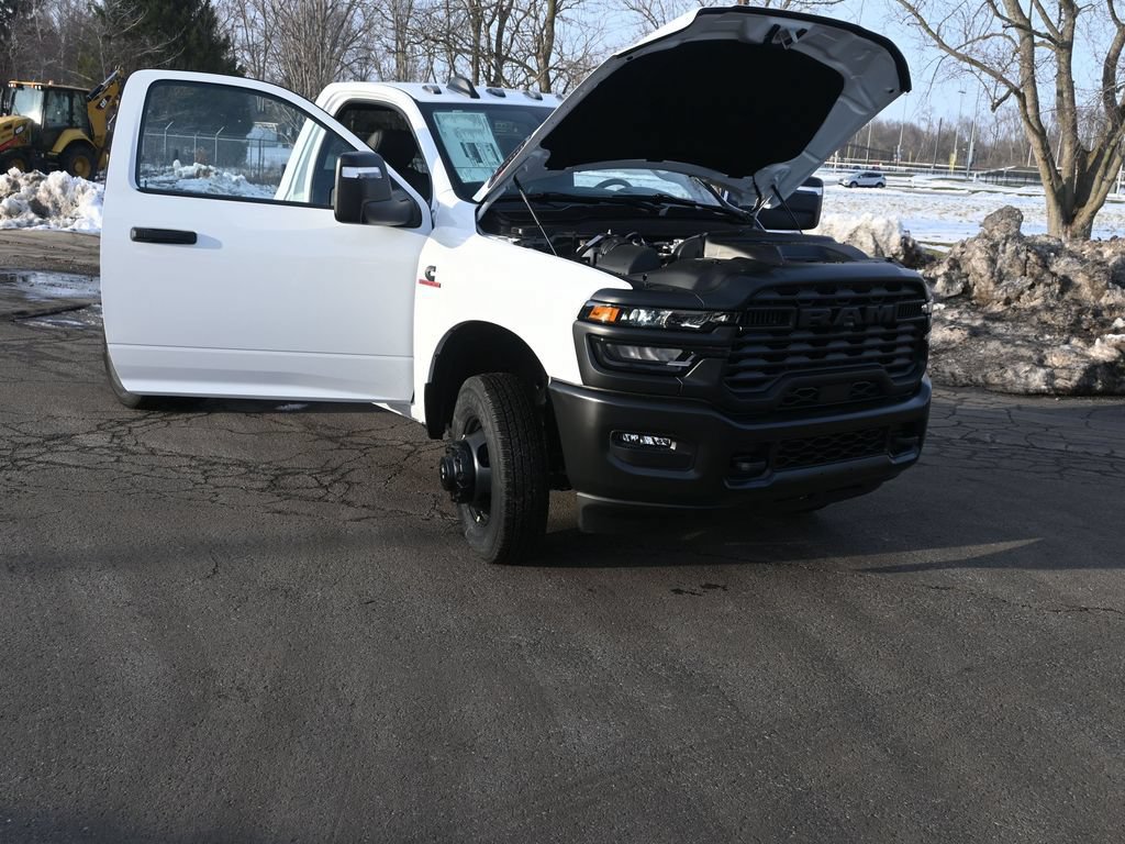 New 2026 RAM 3500 Tradesman AWD/4WD image 15