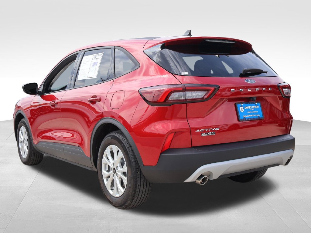 Used 2025 Ford Escape Active w/ Cold Weather Package FWD image 4