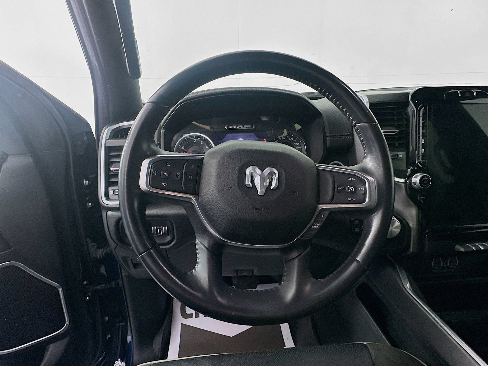 Used 2023 RAM 1500 Laramie AWD/4WD image 11