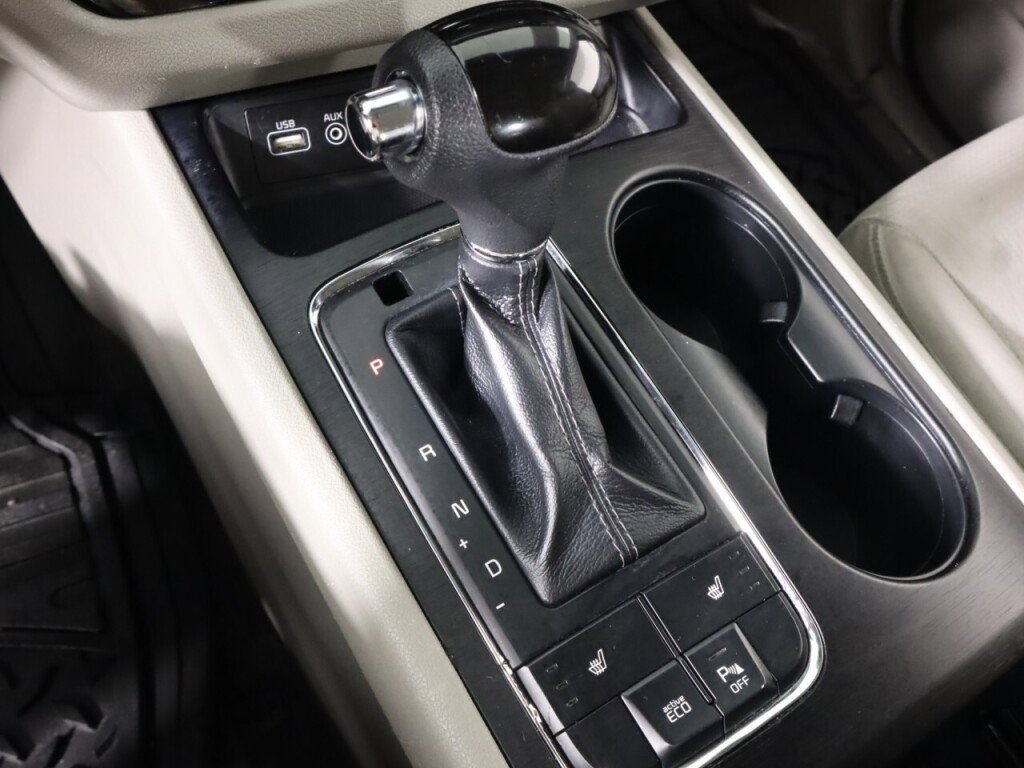 Used 2016 Kia Sedona LX w/ LX Convenience Package image 21