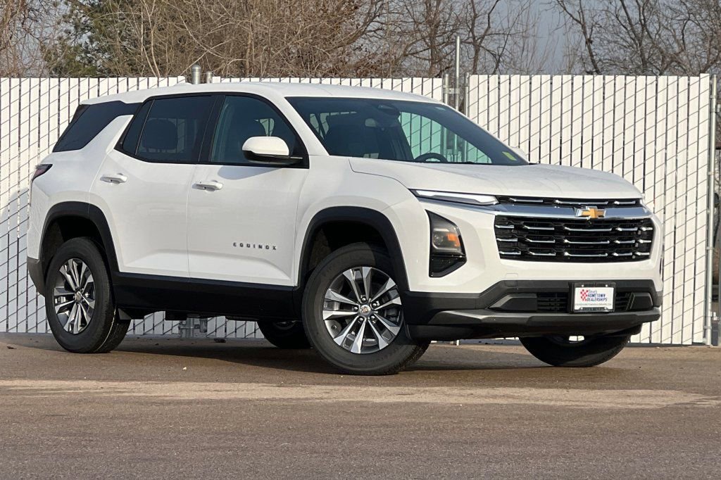 New 2026 Chevrolet Equinox LT w/ Convenience Package II image 2