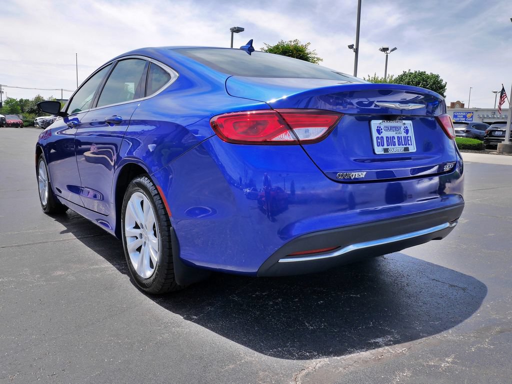 Used 2017 Chrysler 200 Limited Platinum FWD image 7