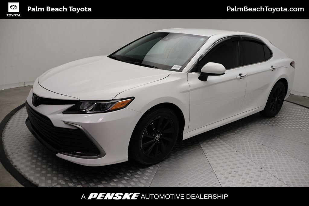 Certified 2023 Toyota Camry LE FWD image 1