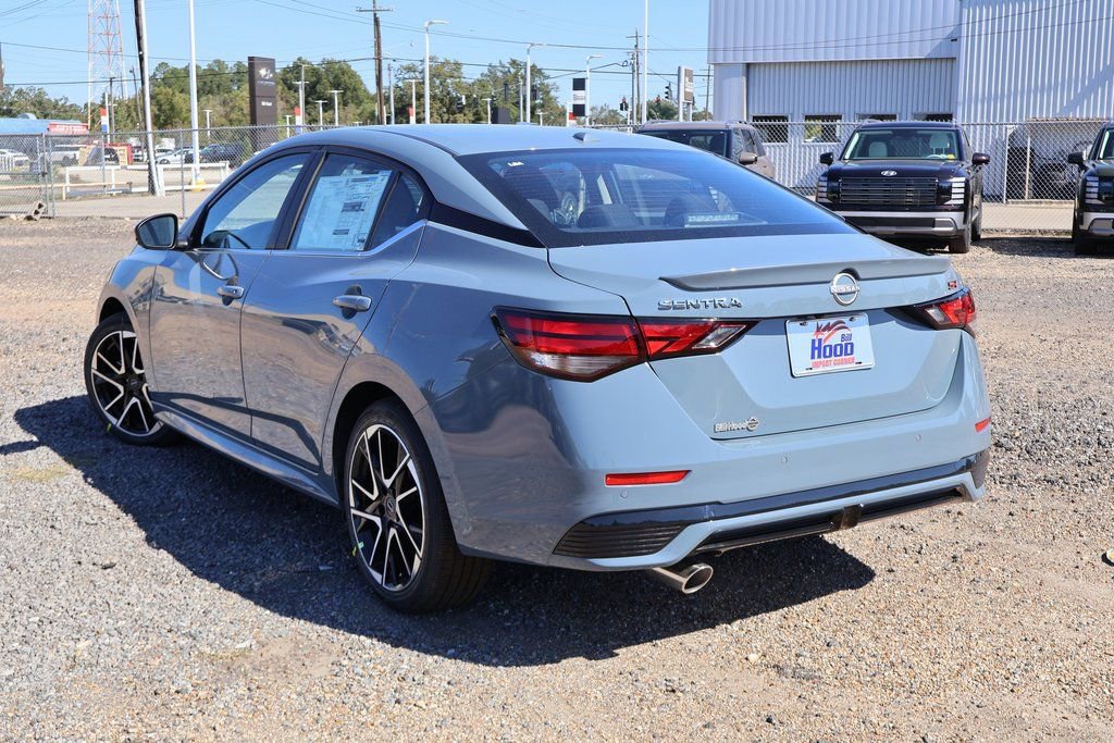 New 2025 Nissan Sentra SR image 2