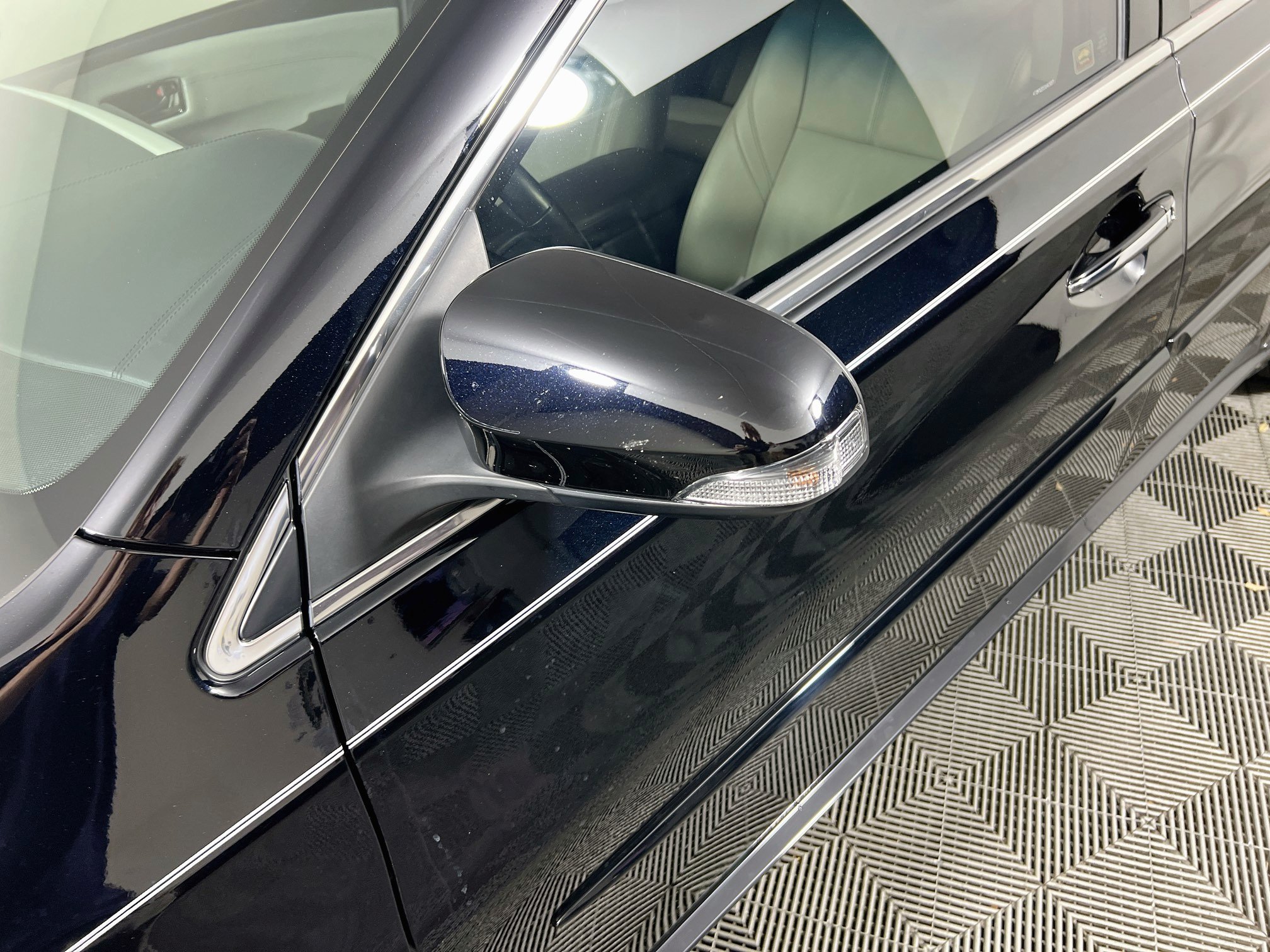 Used 2016 Toyota Avalon Touring FWD image 12