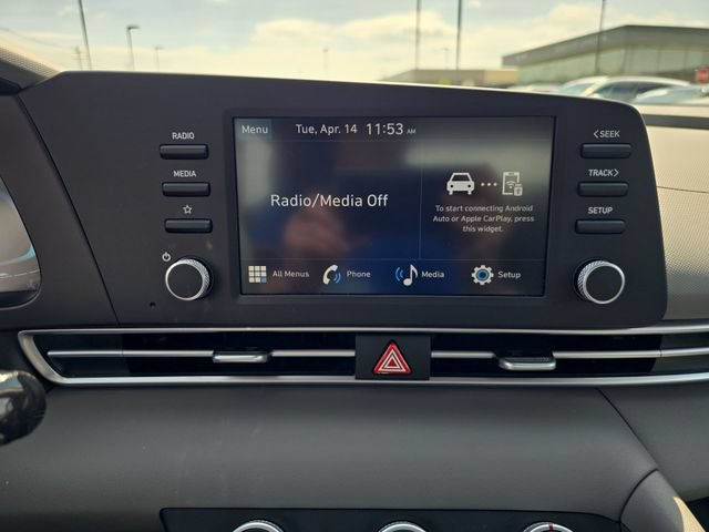 Used 2025 Hyundai Elantra SE FWD image 16