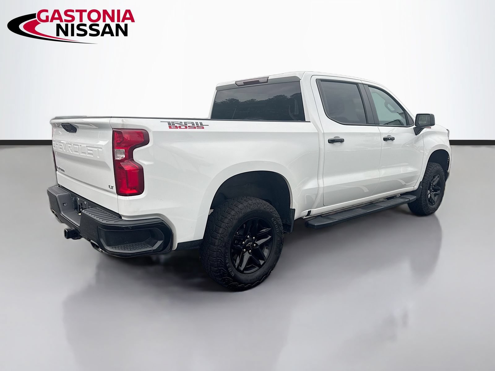 Used 2025 Chevrolet Silverado 1500 LT Trail Boss w/ Protection Package AWD/4WD image 9