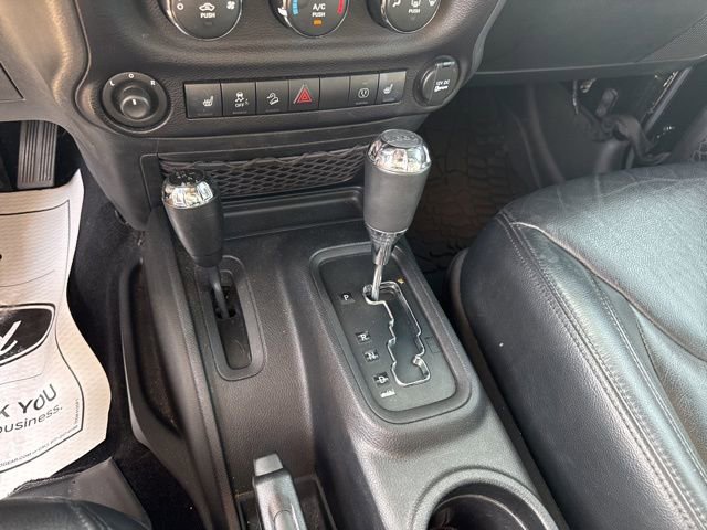 Used 2015 Jeep Wrangler Unlimited Sahara AWD/4WD image 9