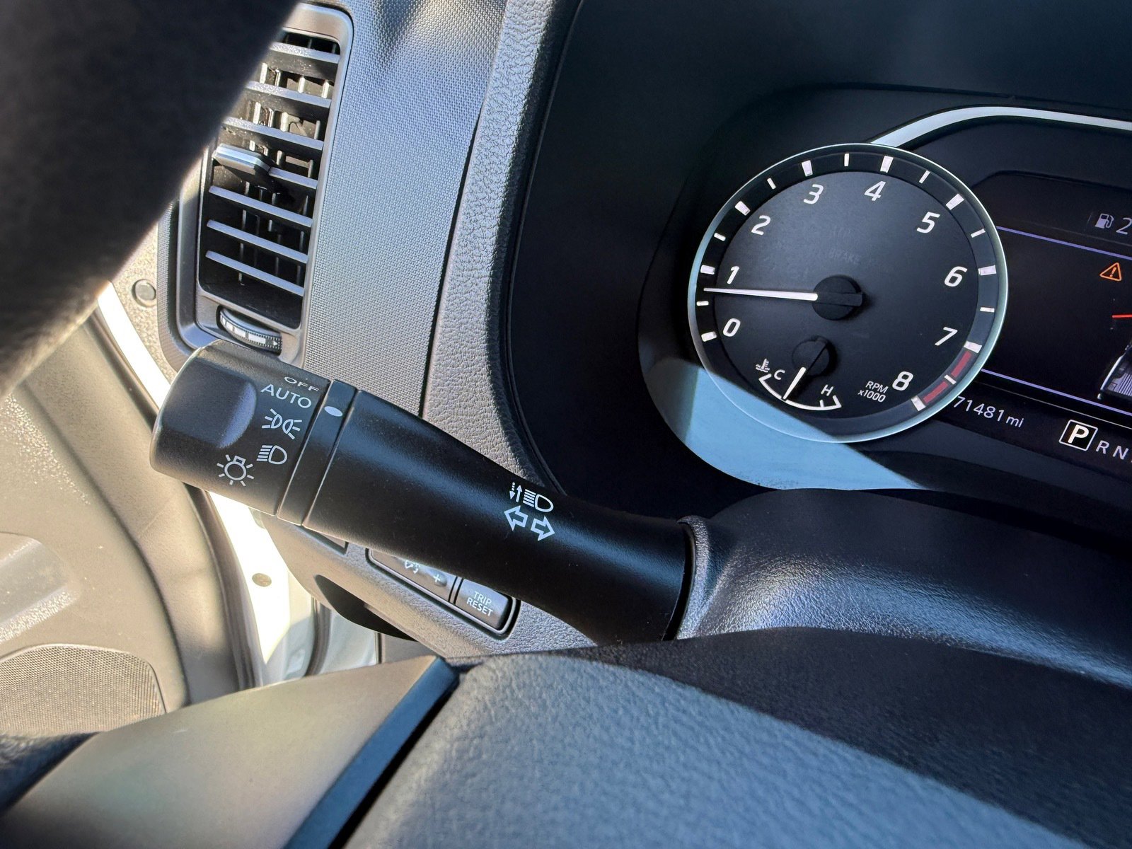 Used 2022 Nissan Frontier S image 17