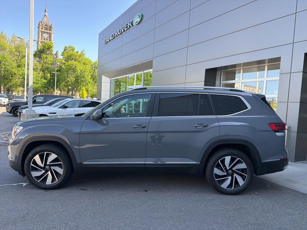 Used 2025 Volkswagen Atlas SEL AWD/4WD image 9