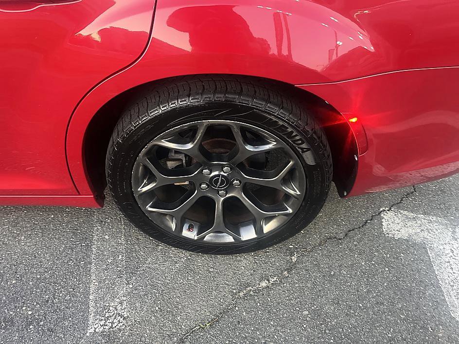 Used 2015 Chrysler 300 S w/ 300S Premium Group RWD image 10