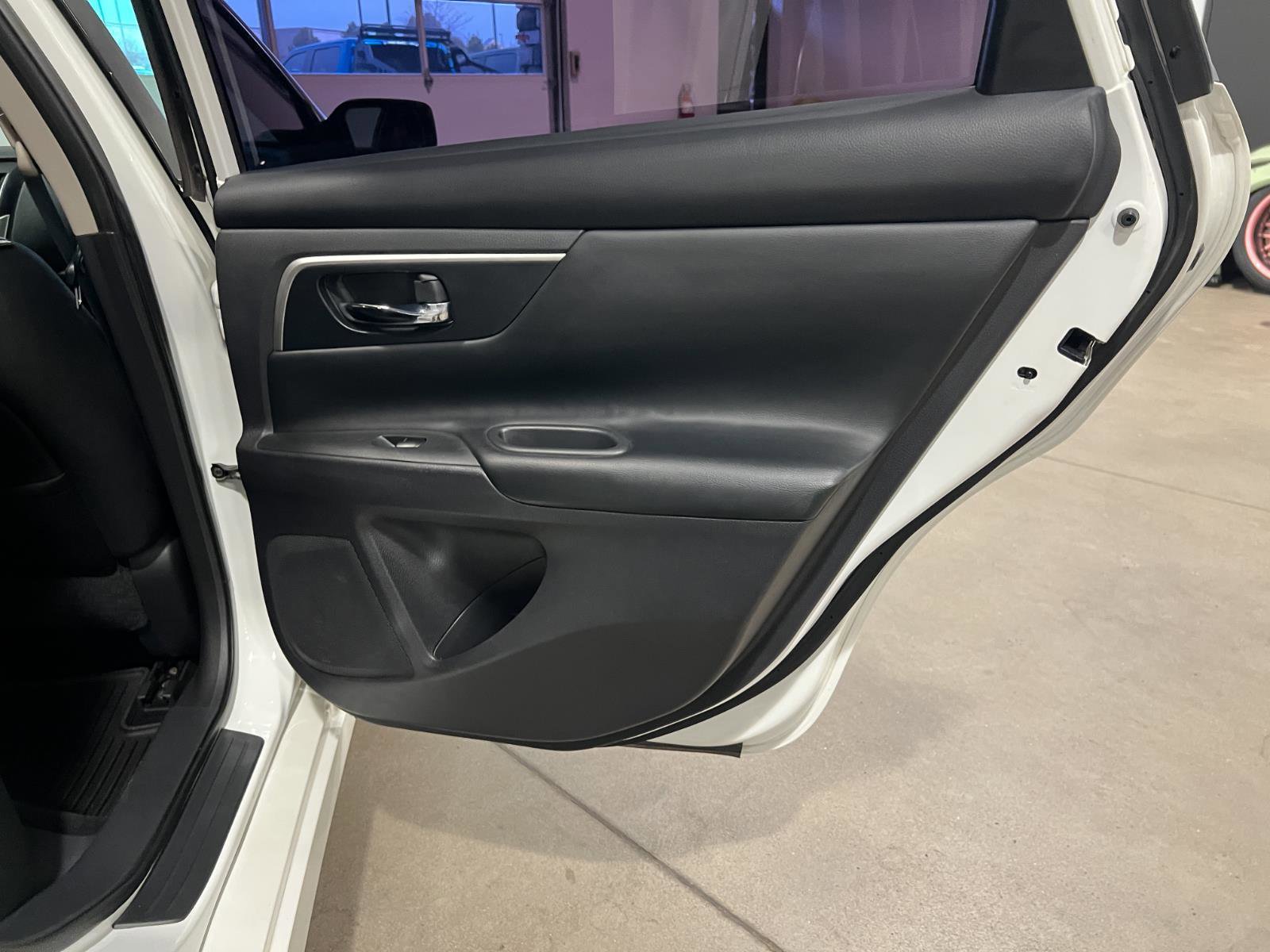 Used 2017 Nissan Altima 2.5 SR w/ LED Appearance Package image 34