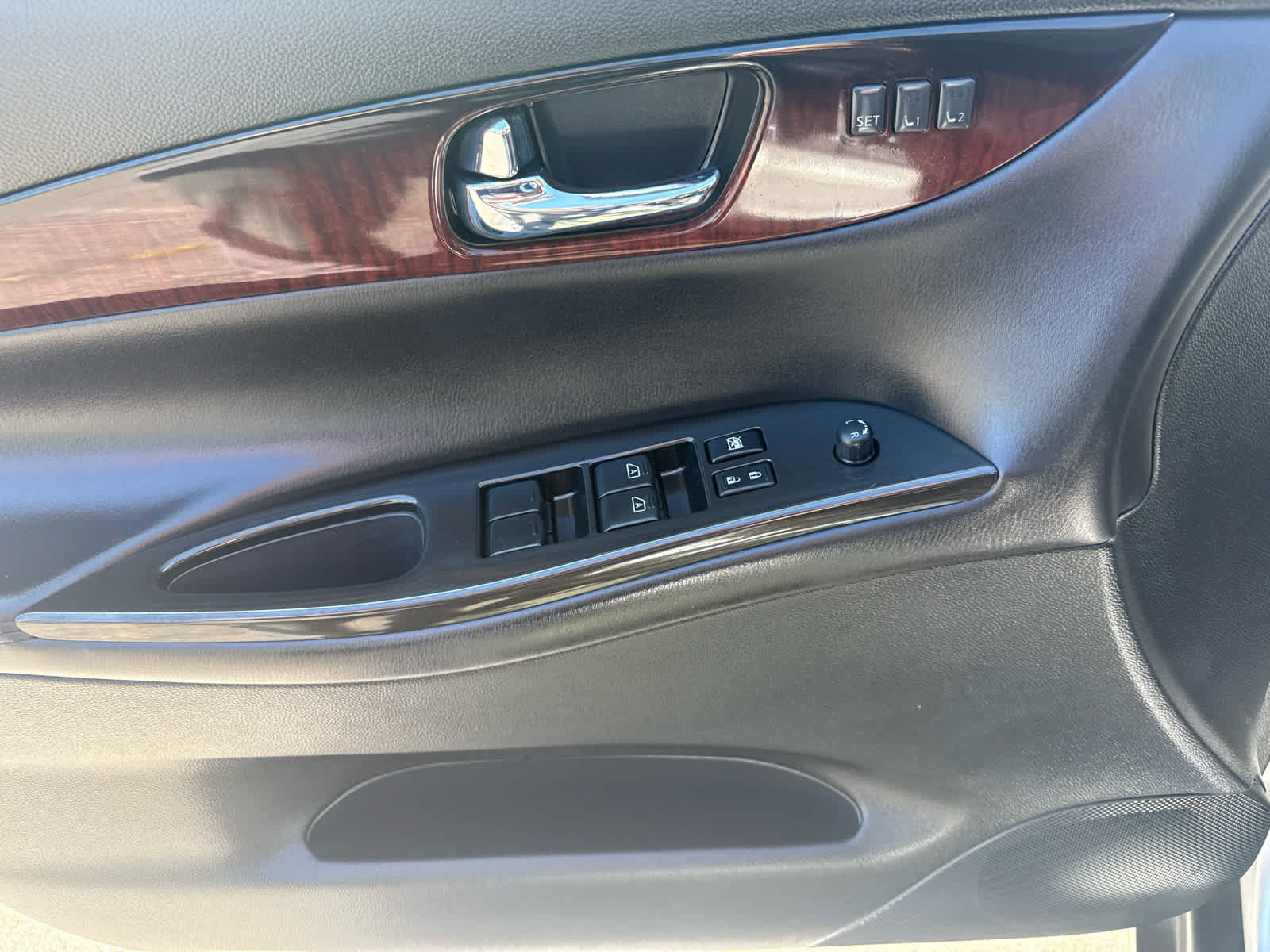 Used 2017 INFINITI QX50 AWD w/ Deluxe Touring Package image 10
