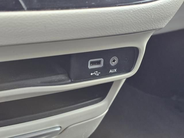 Used 2017 Chrysler Pacifica Touring image 29