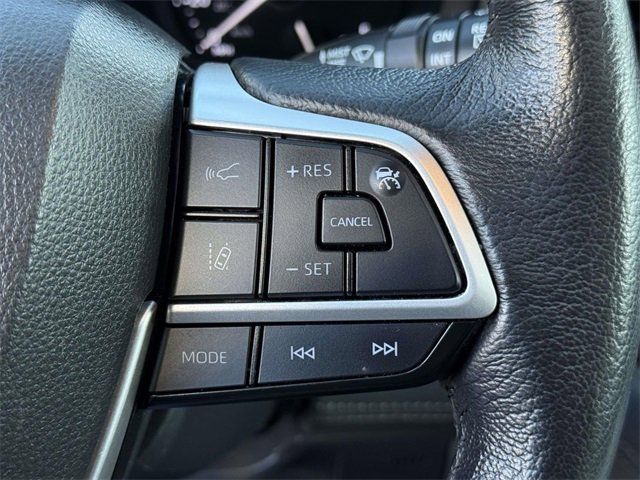 Used 2024 Toyota Sienna XLE image 19