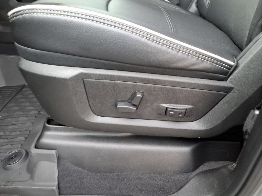New 2026 RAM 2500 Laramie w/ Night Edition AWD/4WD image 15