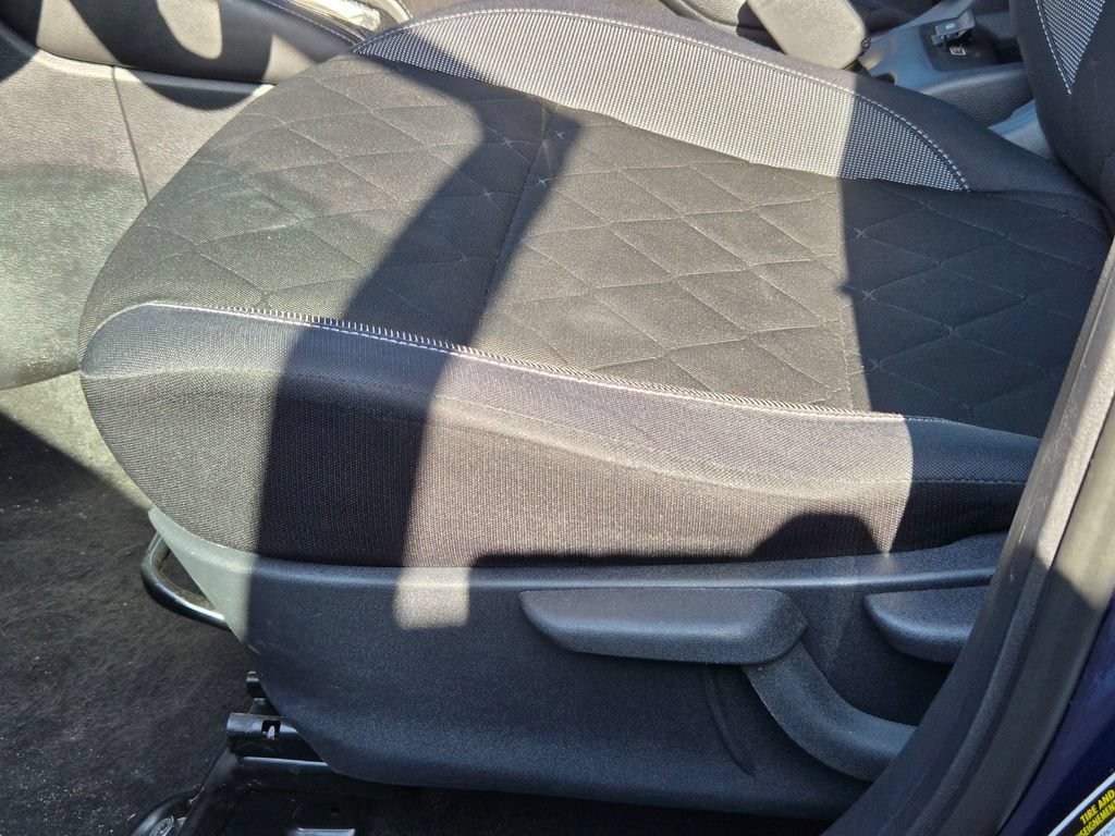 Used 2019 Nissan Kicks SV FWD image 10
