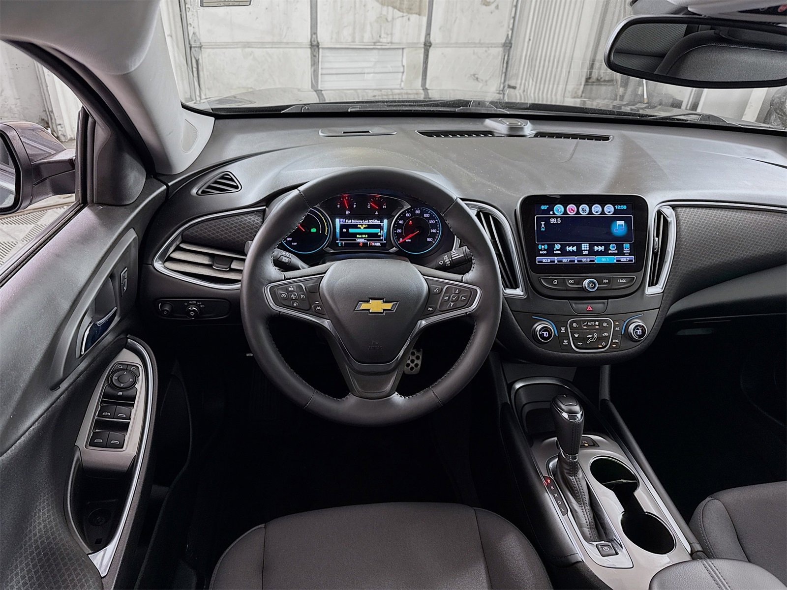 Used 2017 Chevrolet Malibu Hybrid w/ Driver Confidence Package image 15