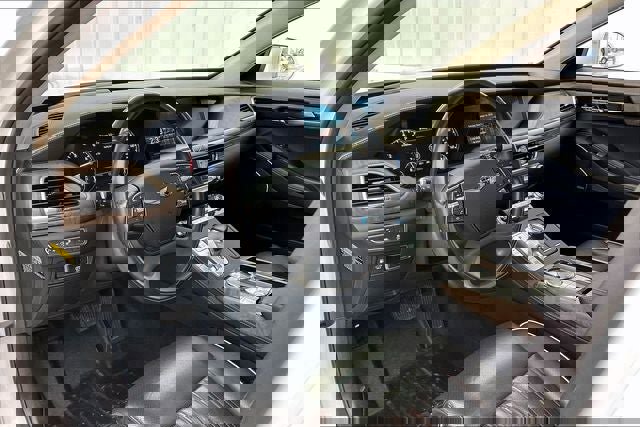 Used 2021 Genesis G90 3.3T Premium image 17