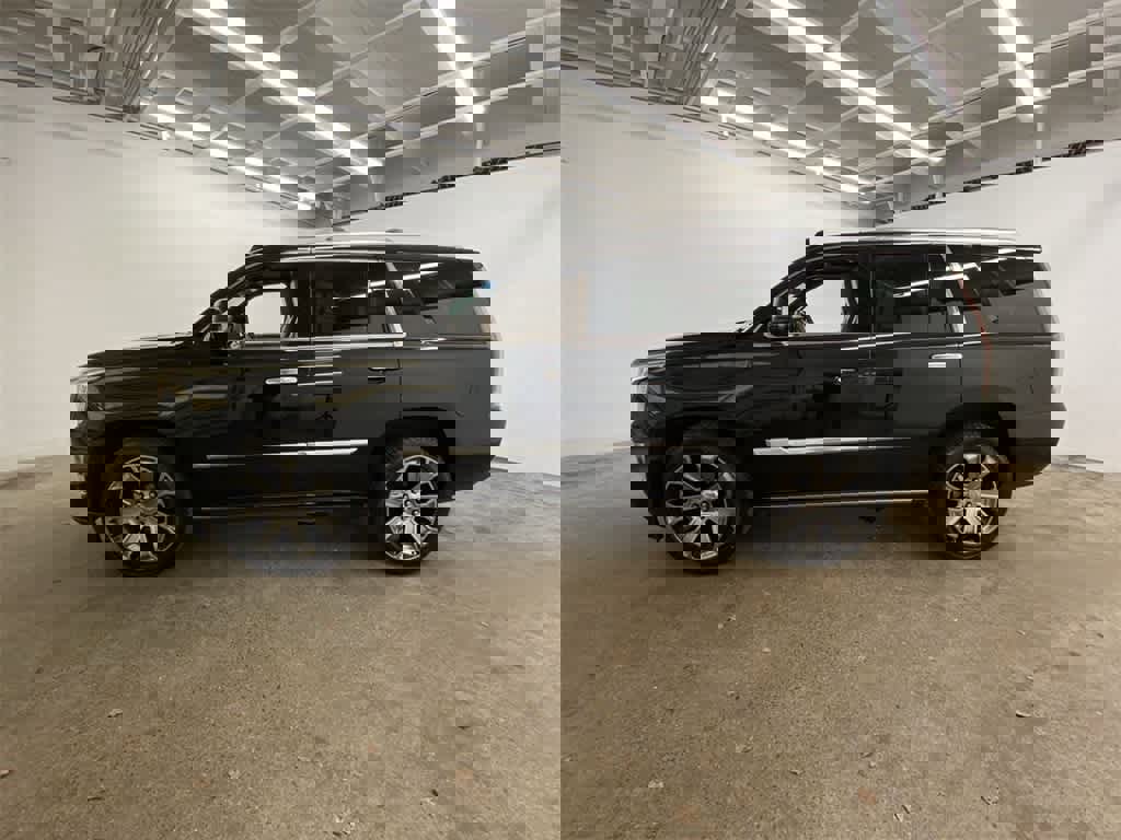 Used 2018 Cadillac Escalade Platinum image 3