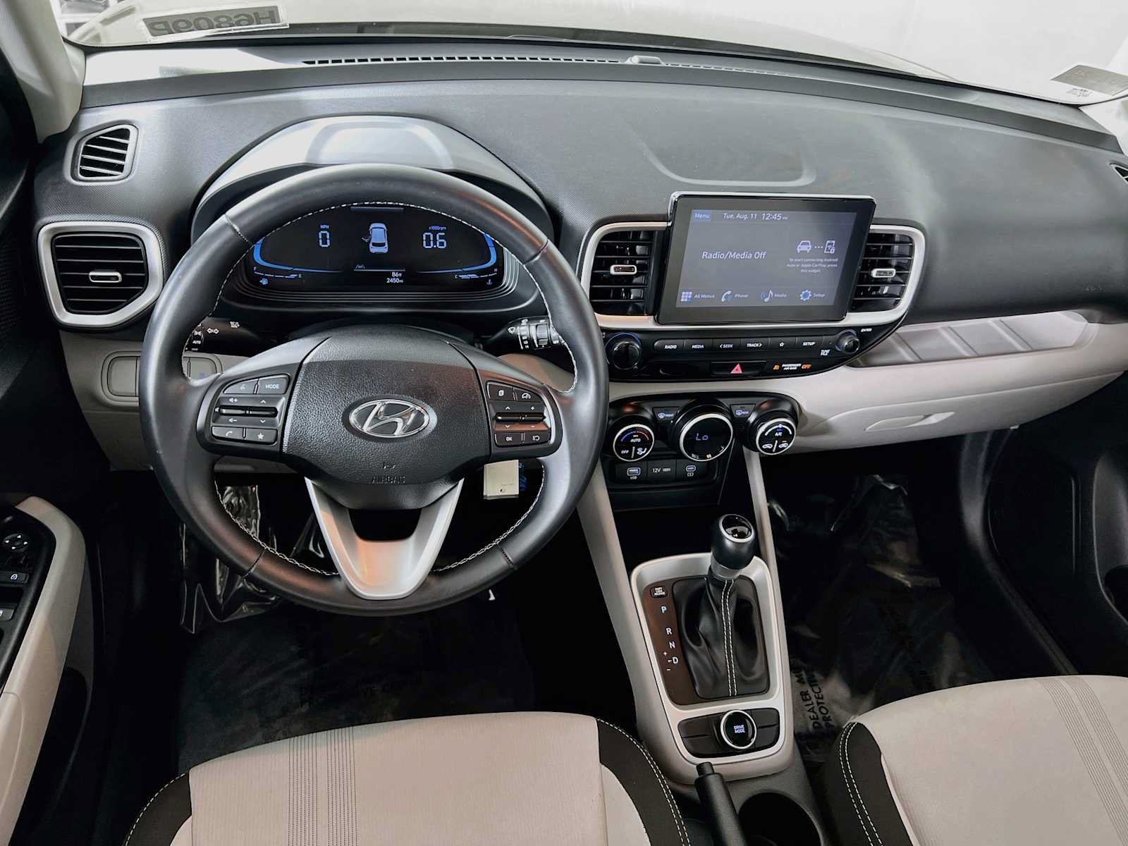 Certified 2023 Hyundai Venue SEL FWD image 23