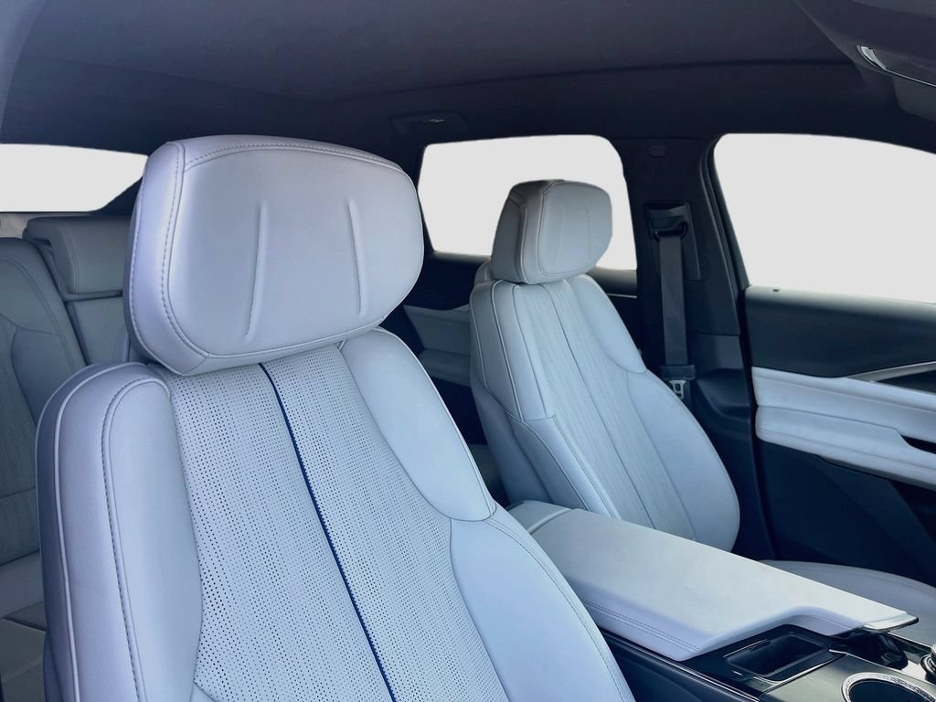 Used 2026 Cadillac Lyriq Luxury RWD image 29