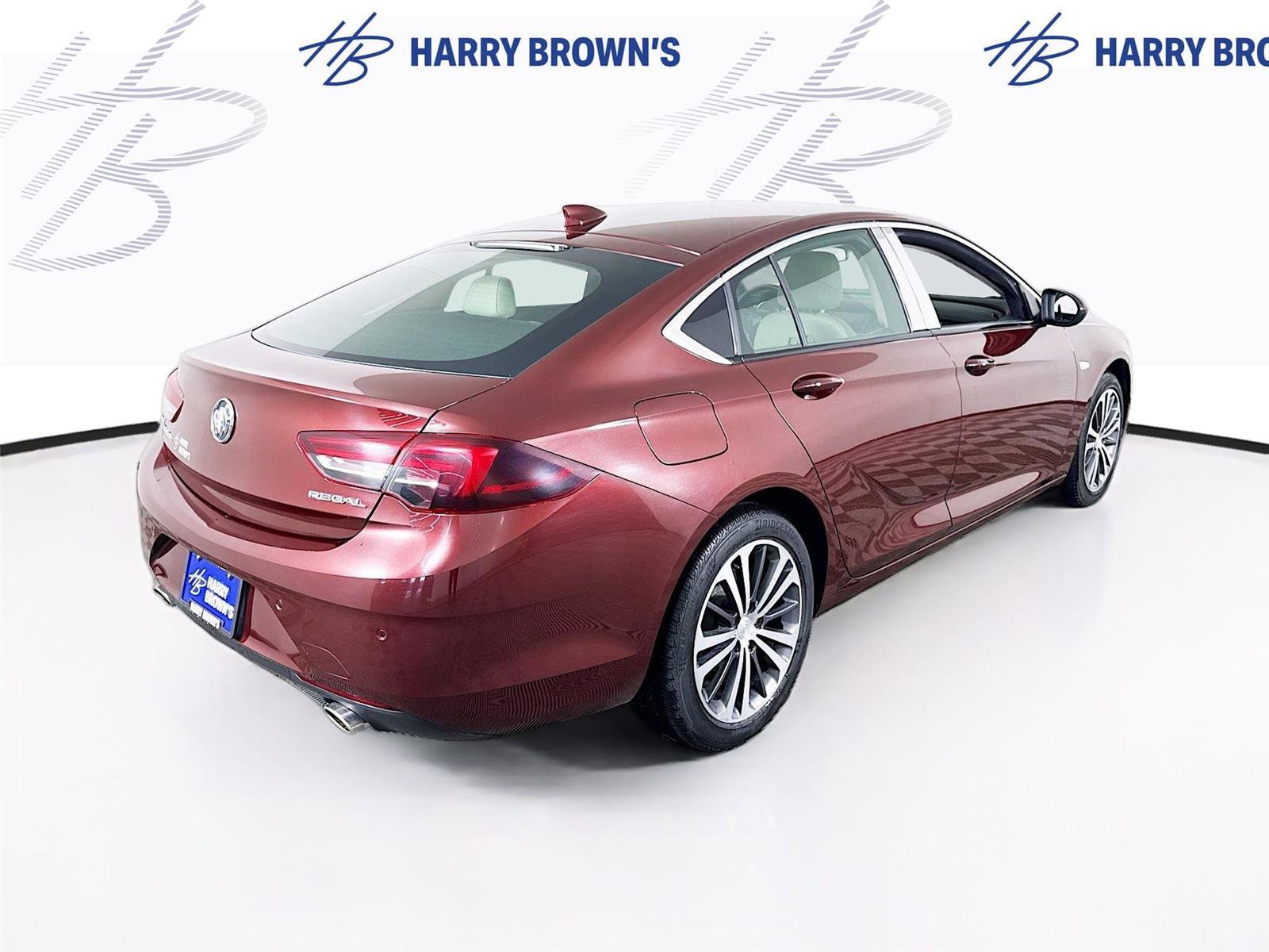 Used 2018 Buick Regal Essence w/ Driver Confidence Package #1 image 32