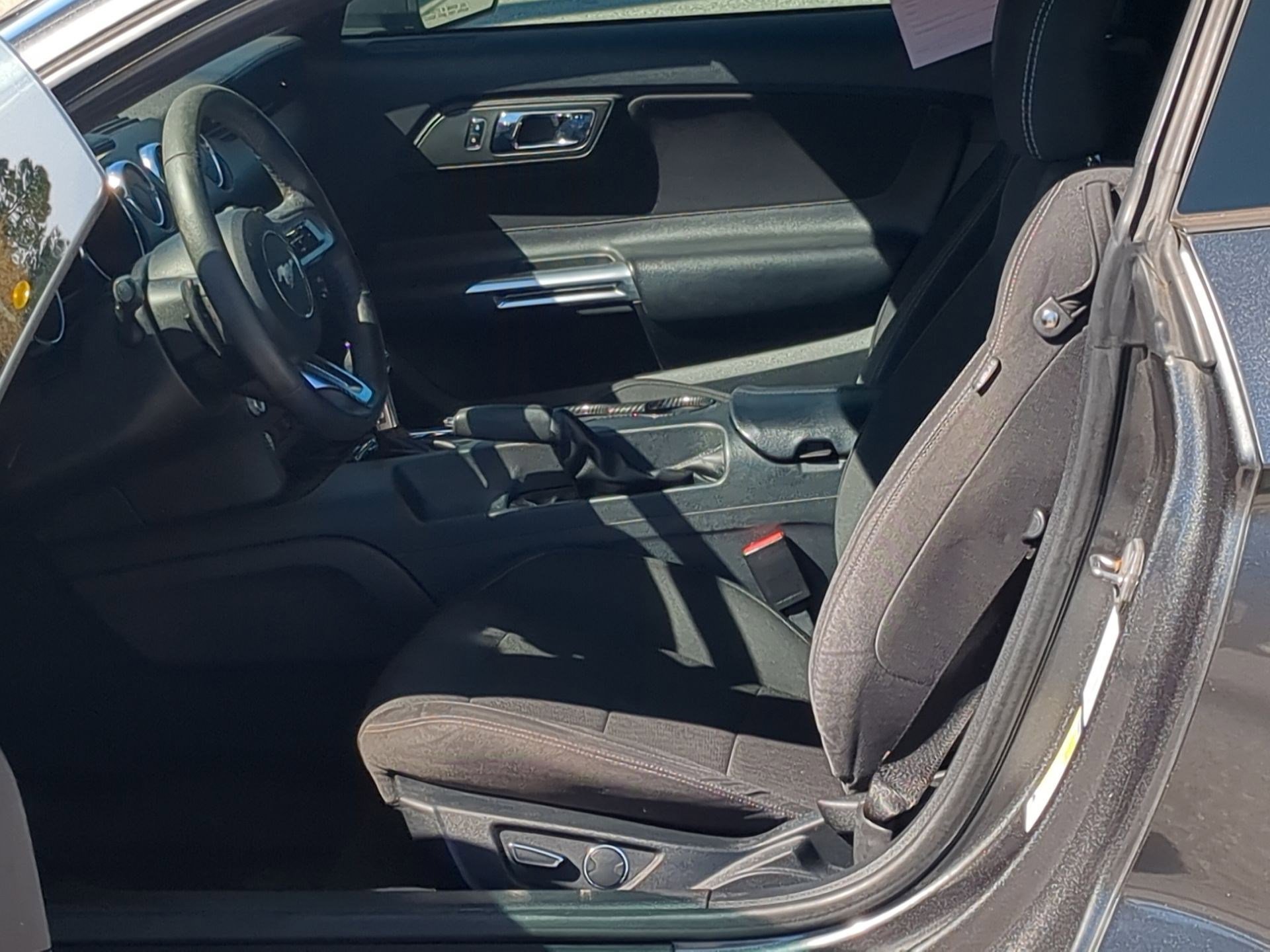 Used 2016 Ford Mustang V6 w/ Equipment Group 051A image 11