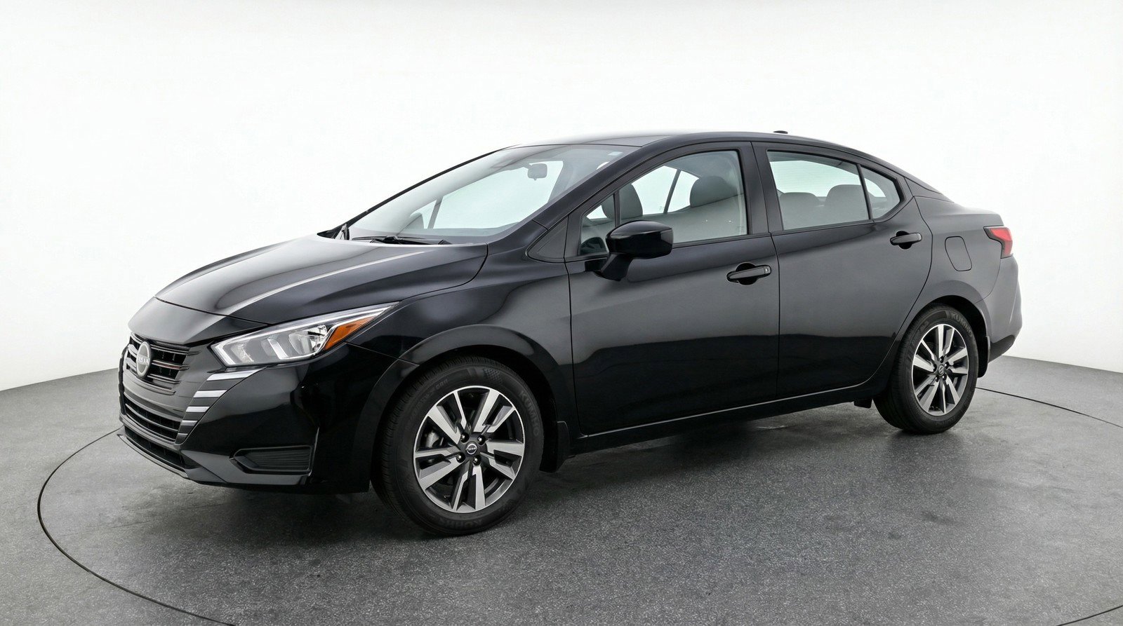 Used 2025 Nissan Versa SV image 3