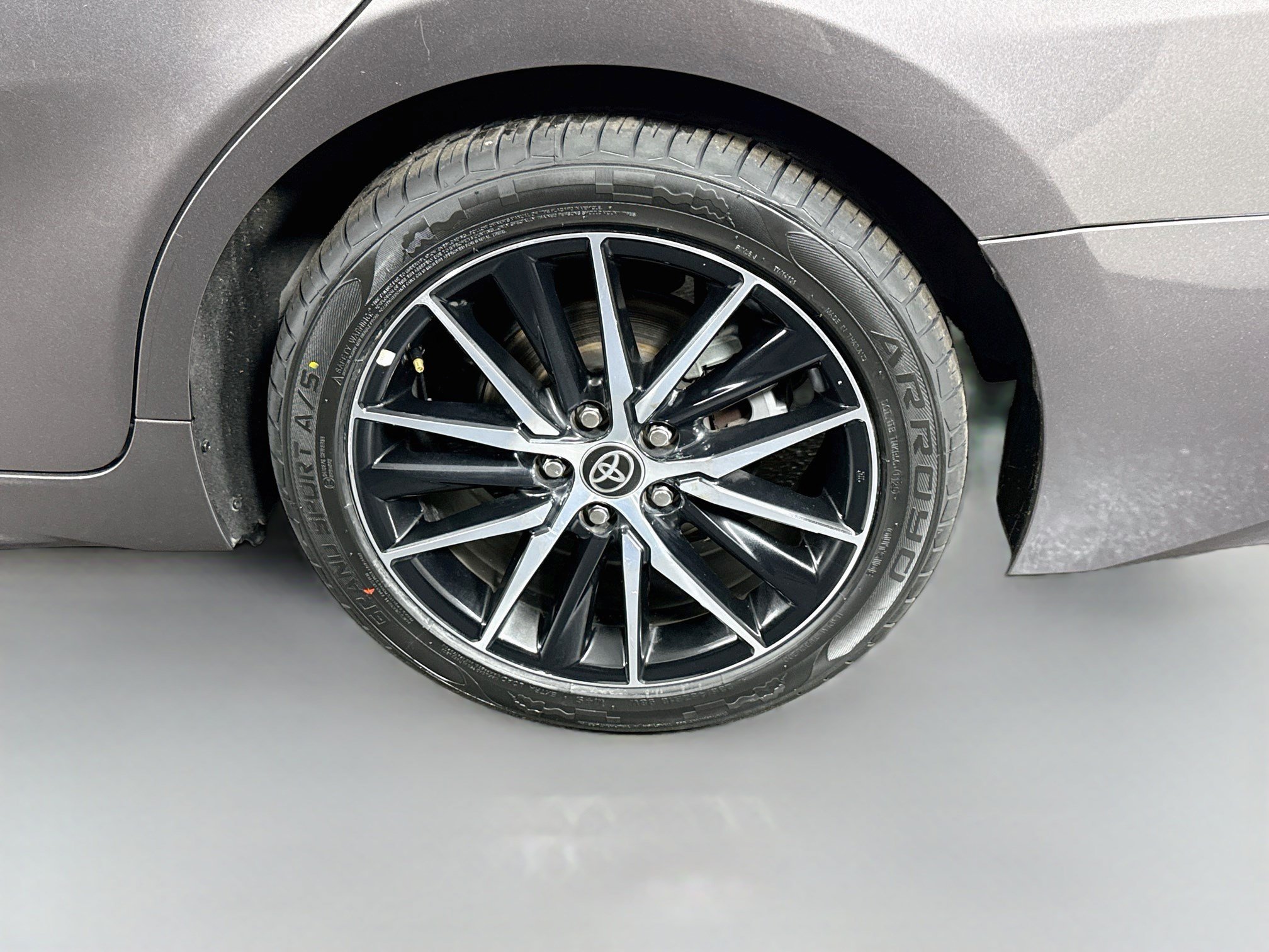 Used 2021 Toyota Camry SE w/ Carpet Mat Package (TMS) FWD image 36