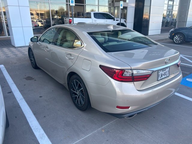 Used 2016 Lexus ES 350 w/ Luxury Package w/Wood Trim FWD image 3