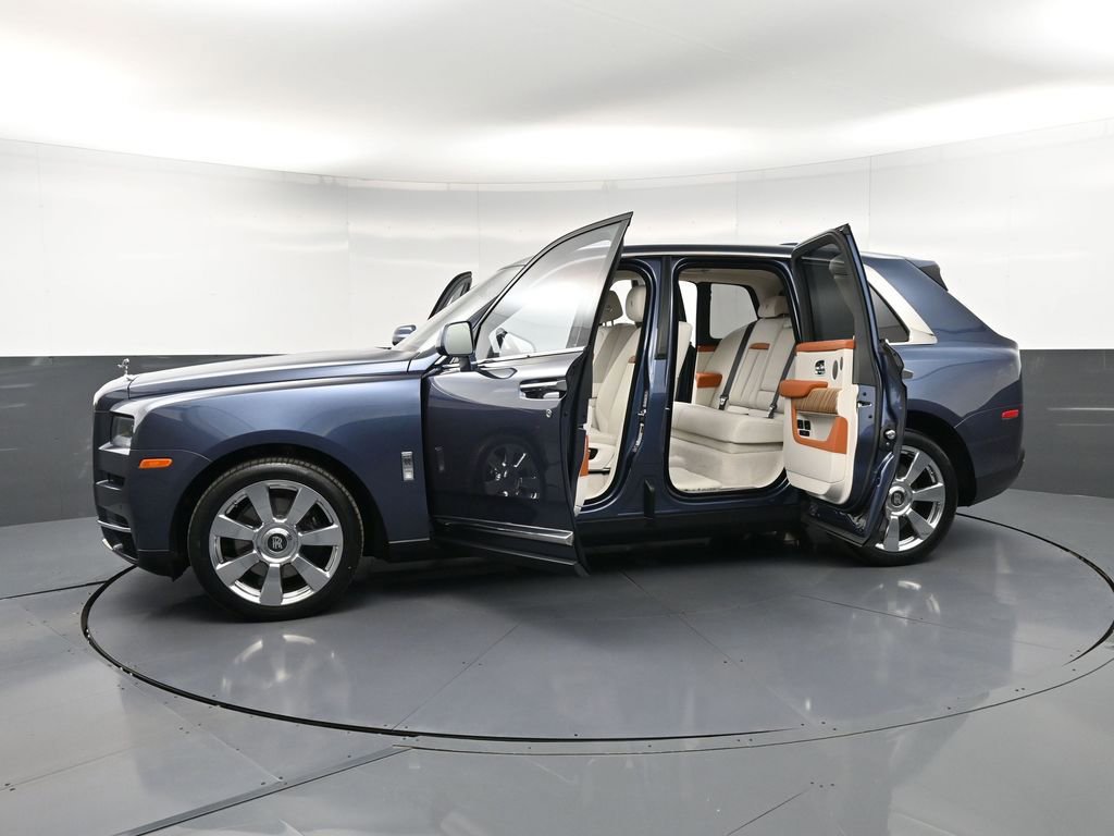 Certified 2024 Rolls-Royce Cullinan AWD/4WD image 41