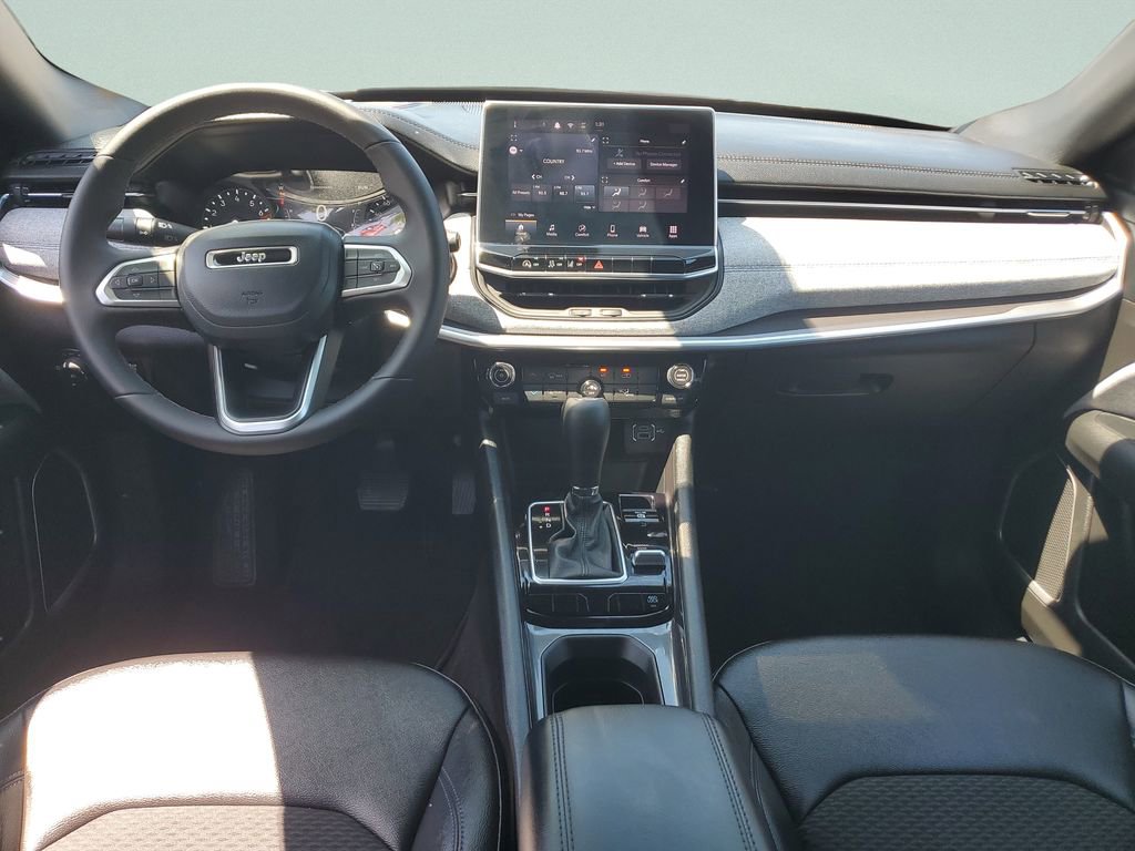 Used 2024 Jeep Compass Latitude image 14