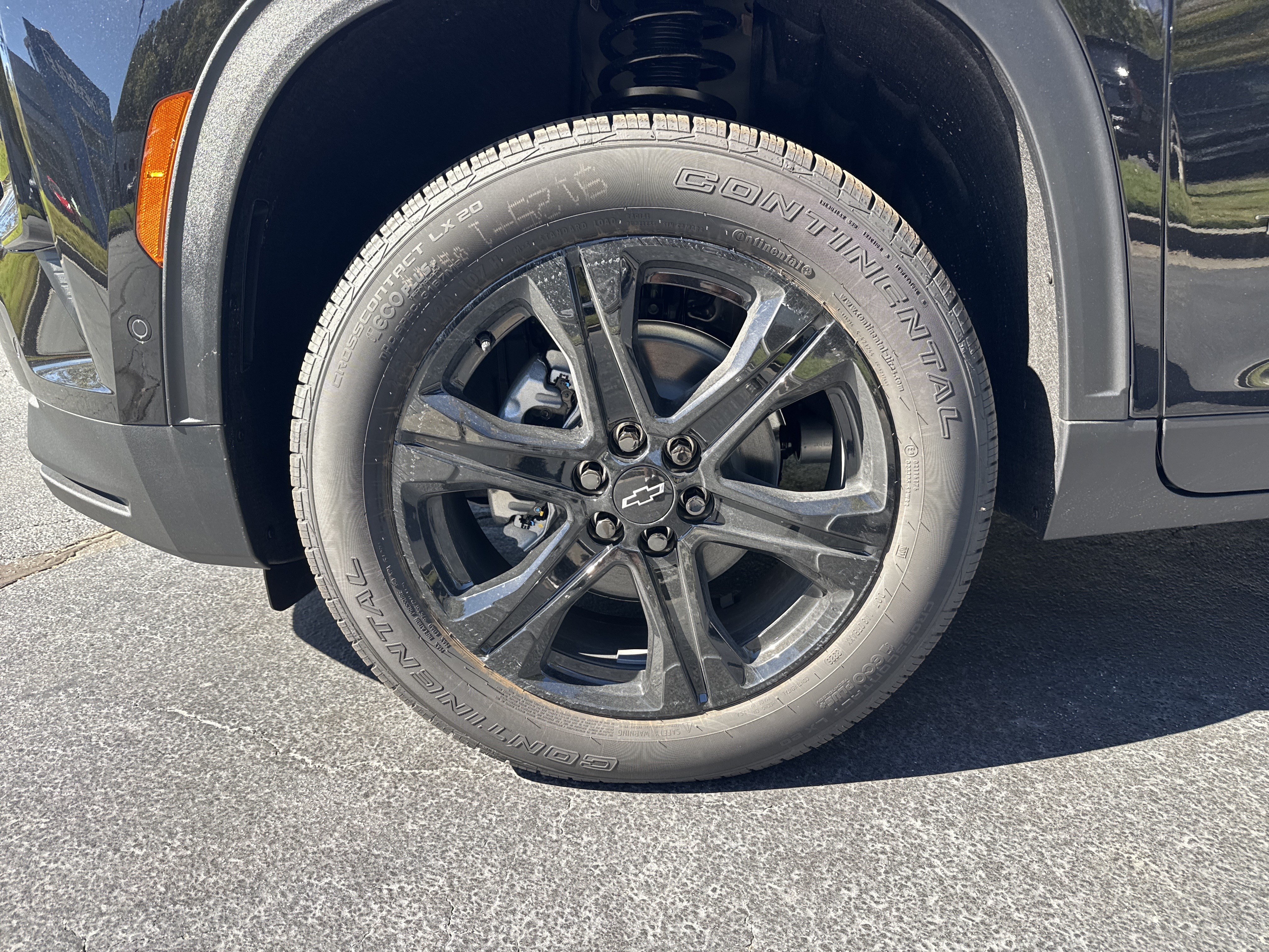 New 2027 Chevrolet Traverse LT w/ Enhanced Driving Package FWD image 11