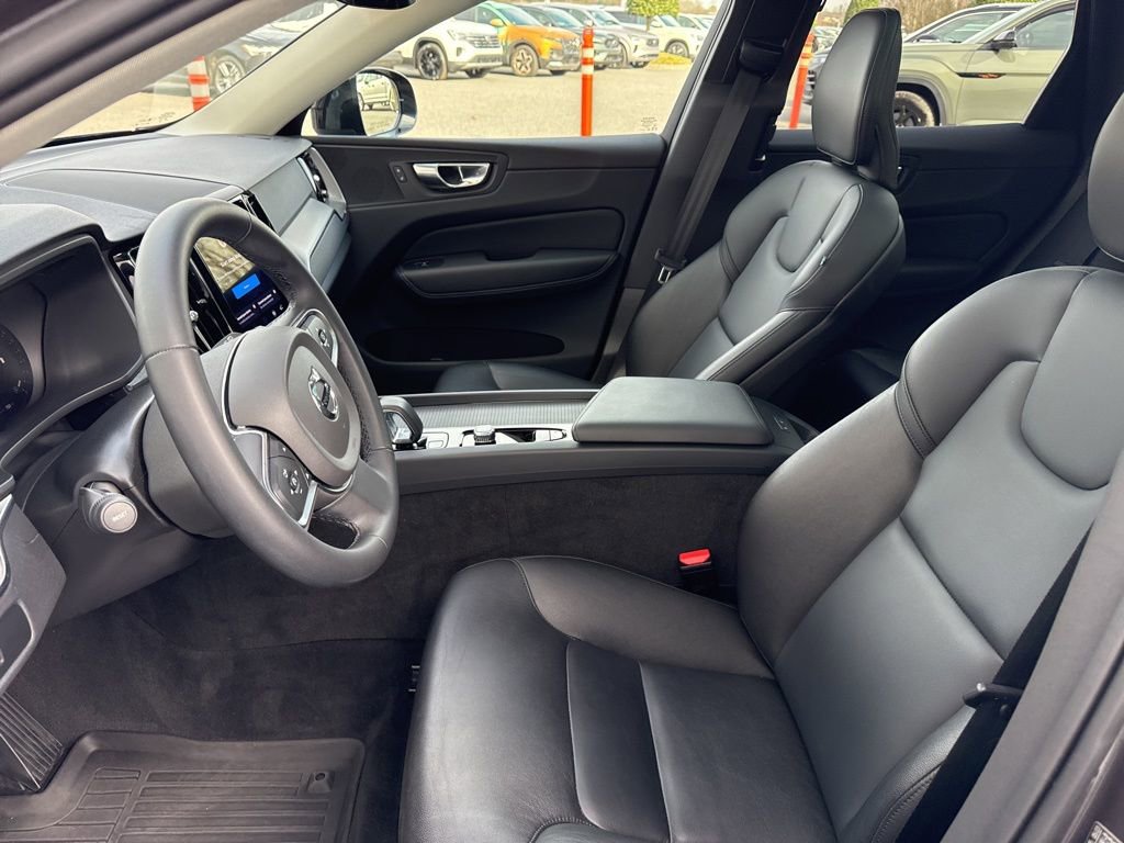 Used 2024 Volvo XC60 B5 Core w/ Protection Package Premier image 21