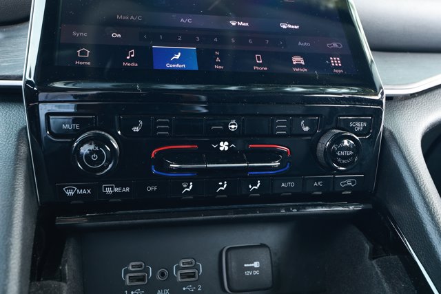 Used 2021 Jeep Grand Cherokee L Limited AWD/4WD image 19